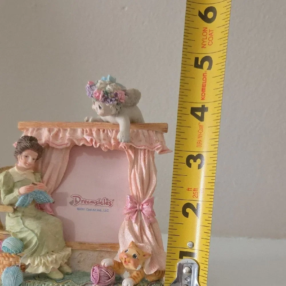 Dreamsicles Knitting Figurine Photo Frame